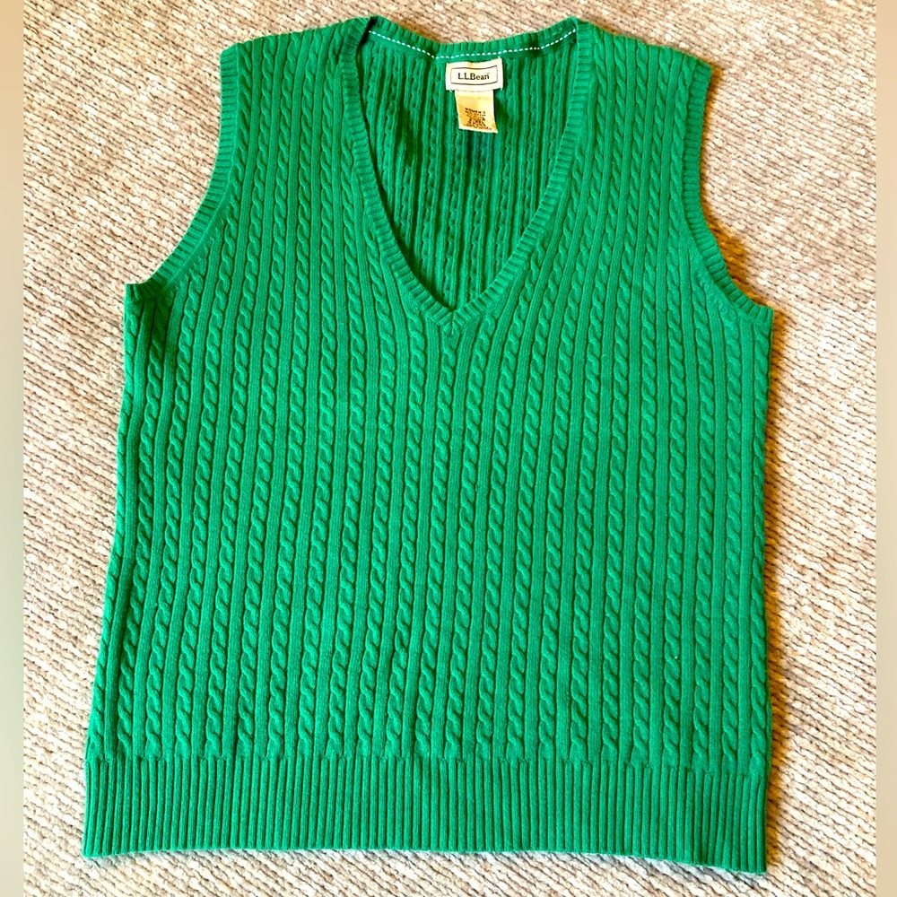 L.L. Bean Women's Green Cable-Knit V-Neck Sweater Vest
